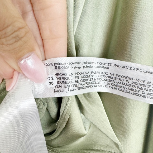 ZARA | NEW Sage Green Twist Front Cropped Bell Sleeve Top Women’s Size Large - Picture 12 of 12